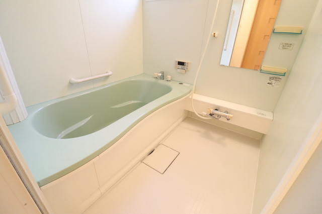 バス・シャワールーム　追い焚き給湯