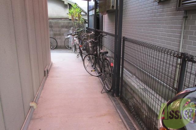 ロビー　敷地内はこんな感じです。