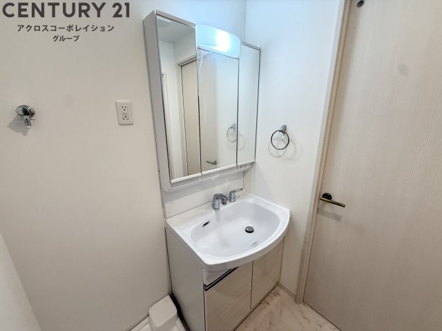 洗面設備　室内に洗濯機置き場があります