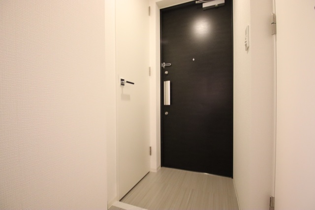 玄関　※別号室のお写真のため現況優先