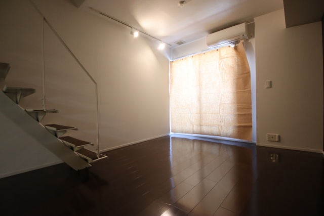 居室・リビング　※別号室のお写真のため現況優先