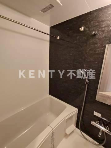 バス・シャワールーム　ゆったり過ごせるお風呂です