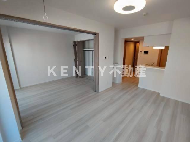 居室・リビング　こちらのリビングで趣味の時間をお楽しみください