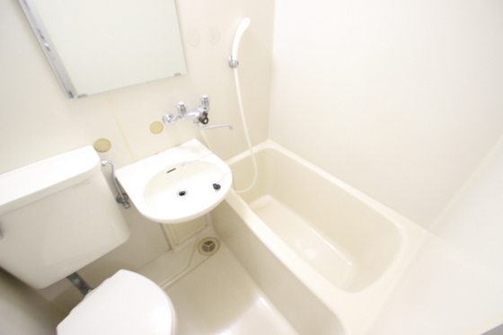 バス・シャワールーム　別号室の写真になります。