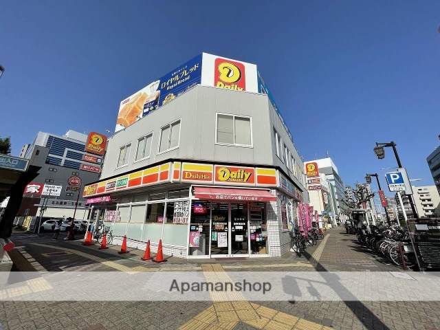 コンビニ　ファミリーマート（コンビニ）まで851m