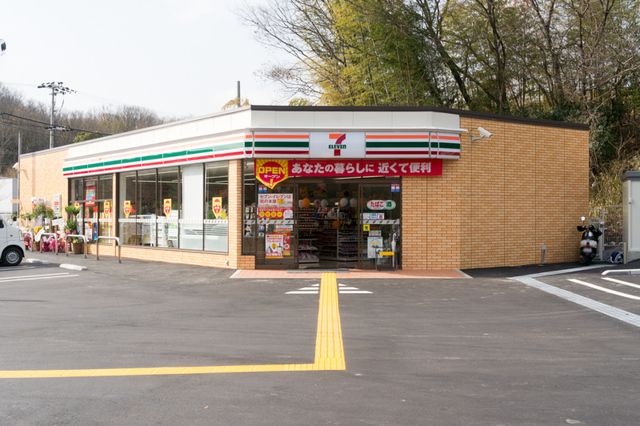 コンビニ　セブンイレブン枚方村野西町店（コンビニ）まで608m