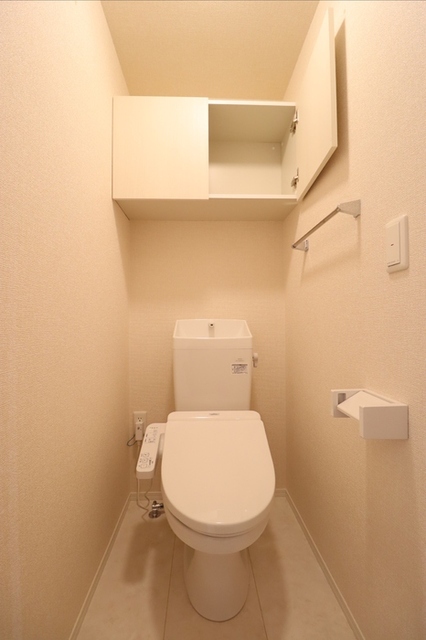 トイレ　温水洗浄暖房便座