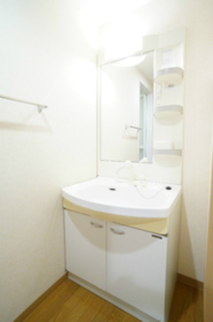 洗面設備　参考写真（同建物別部屋のものです）