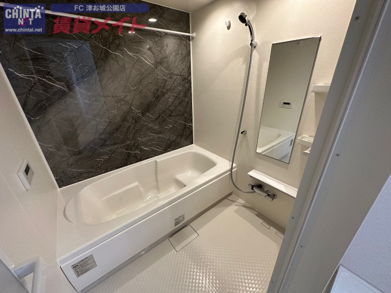 バス・シャワールーム　同型反転タイプ画像