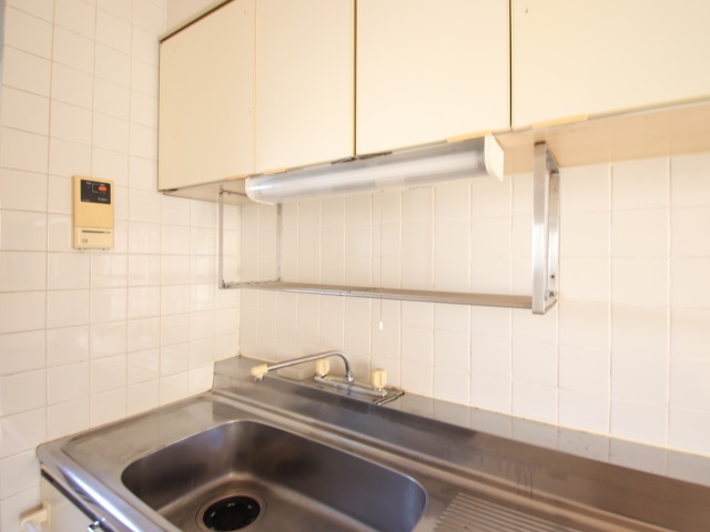 キッチン　※同建物内別室の参考写真です、内装が異なる場合がございます