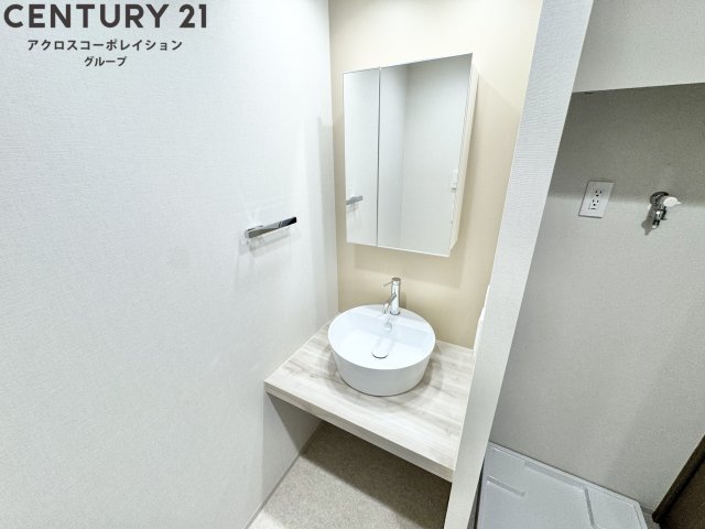 洗面設備　室内に洗濯機置き場があります