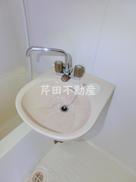洗面設備　写真は別のお部屋のイメージです。現状優先。