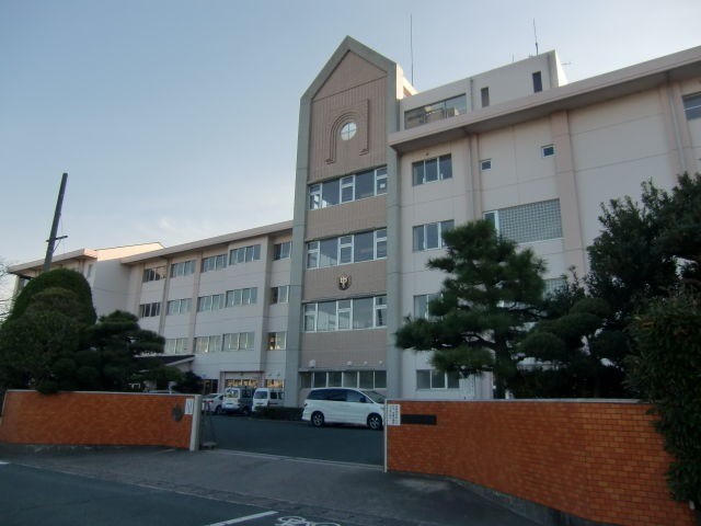 中学校　浜松市立丸塚中学校（中学校）まで670m