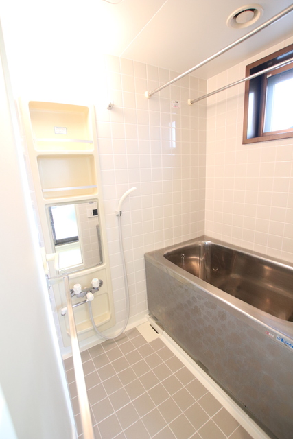 バス・シャワールーム　バスルームです♪