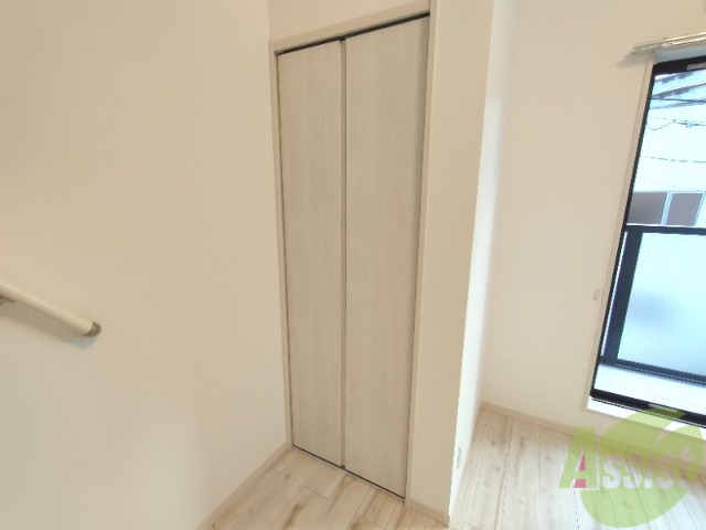 収納　収納はこちら。中が気になるクローゼットです。