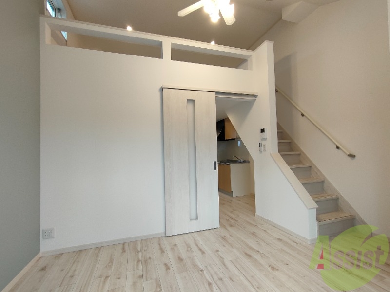 その他部屋・スペース　ロフトへははしごでなく階段なので登りやすいですよ。