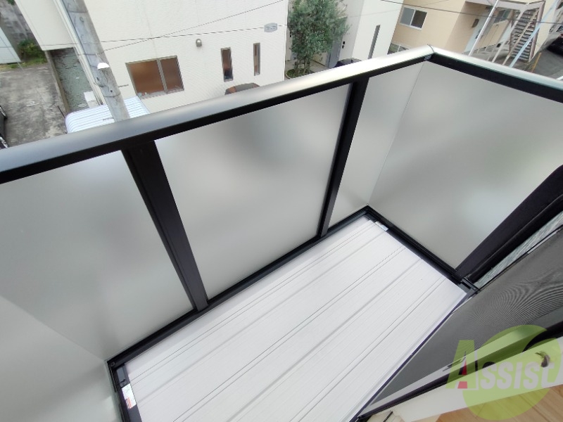 バルコニー　１階にもバルコニーがついていました。安心ですね。