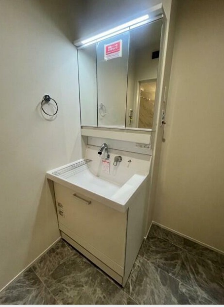 洗面設備　コンパクトで使いやすい洗面所