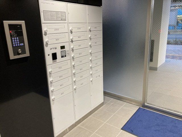 エントランス　集合郵便受け