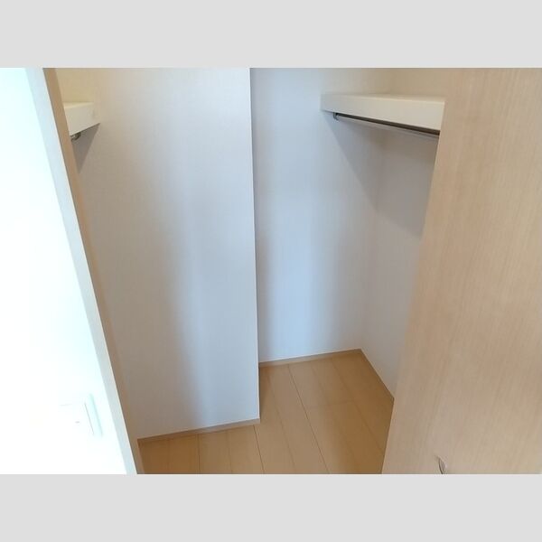 収納　ウォークインクローゼット