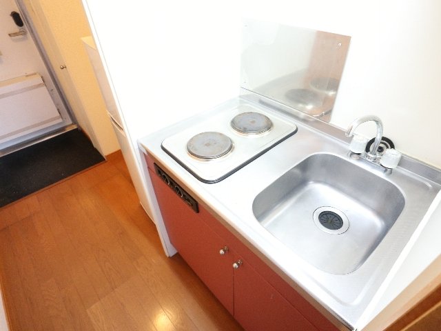 キッチン　コンパクトなキッチンで掃除もラクラク