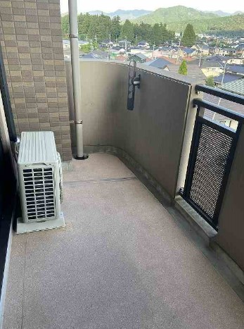 バルコニー　(他のお部屋での写真)