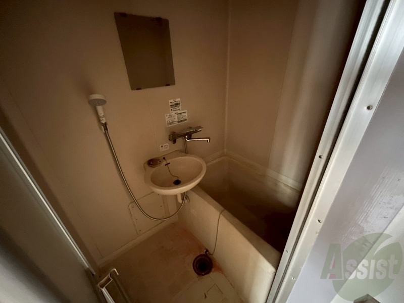 バス・シャワールーム　ユニットバスです。疲れを癒すのに欠かせませんね！