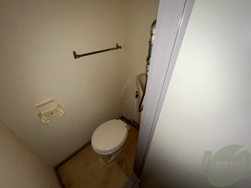 トイレ　こちらはトイレです。清潔感があり、安心して使用できます。