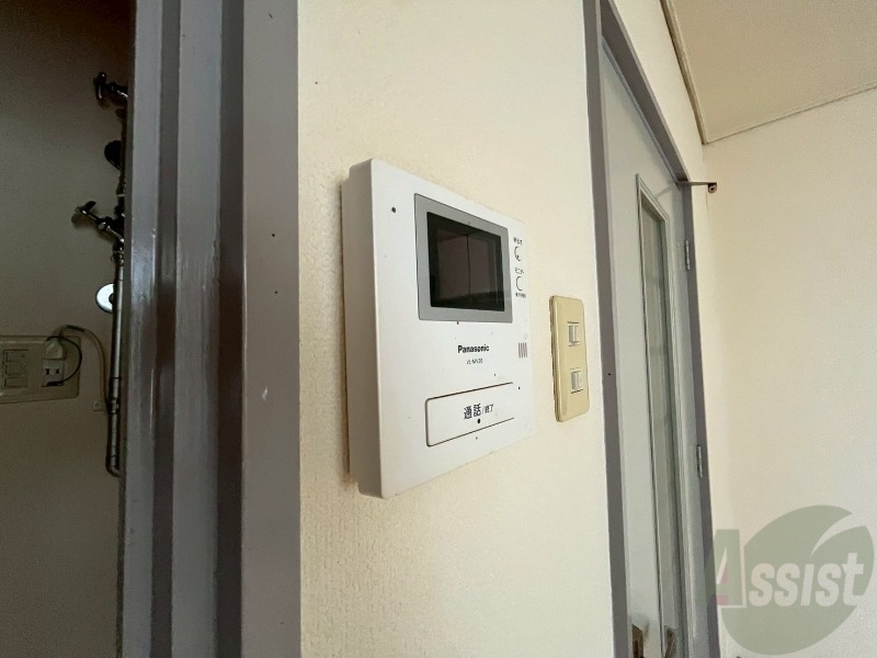 セキュリティ　ＴＶモニター付インターホンです。来客者の顔が見えるので安心！