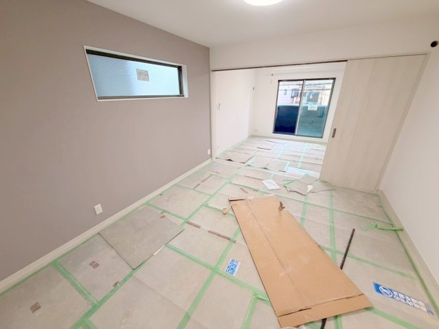 居室・リビング　明るく広々としたリビングです。