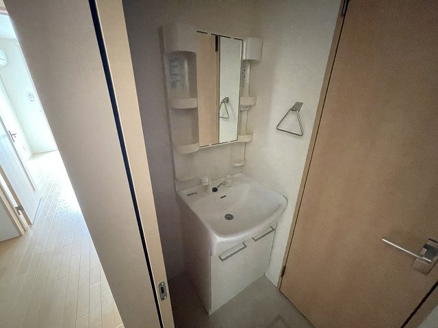 洗面設備　※反転まどり別部屋参考写真