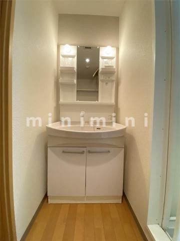 洗面設備　※写真は別号室のものも含むため現況優先とさせて頂きます。