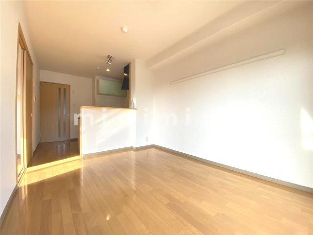 居室・リビング　※写真は別号室のものですので現状優先とさせていただきます