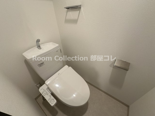 トイレ　同シリーズイメージ写真 反転色違い 現況と異なる場合現況優先