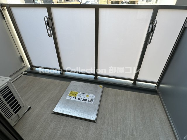 バルコニー　同シリーズイメージ写真 反転色違い 現況と異なる場合現況優先