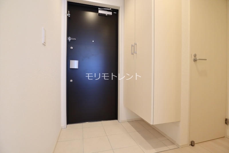 玄関　室内写真（モデルルーム）