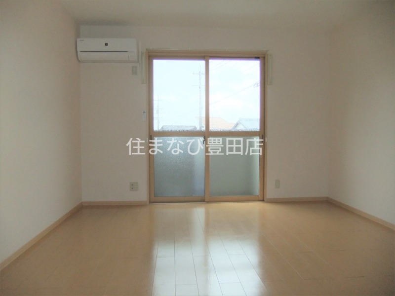 居室・リビング　同型別部屋写真