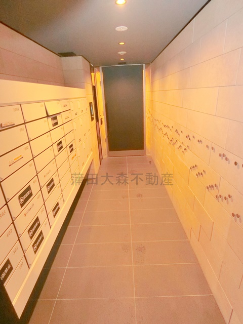 エントランス　TVモニター付オートロック宅配BOXメールBOX管理人室