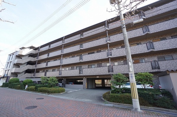 建物外観　オンライン内覧実施中