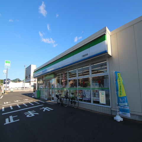 コンビニ　ファミリーマート下関富任町店（コンビニ）まで423m