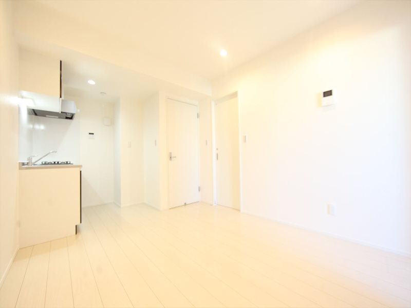 居室・リビング　ＬＤＫ8帖　システムキッチン（ガス2口コンロ付）