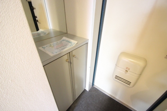 玄関　※別部屋の写真です