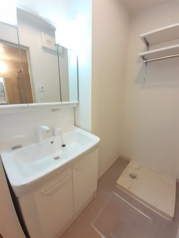 洗面設備　脱衣スペースもあります