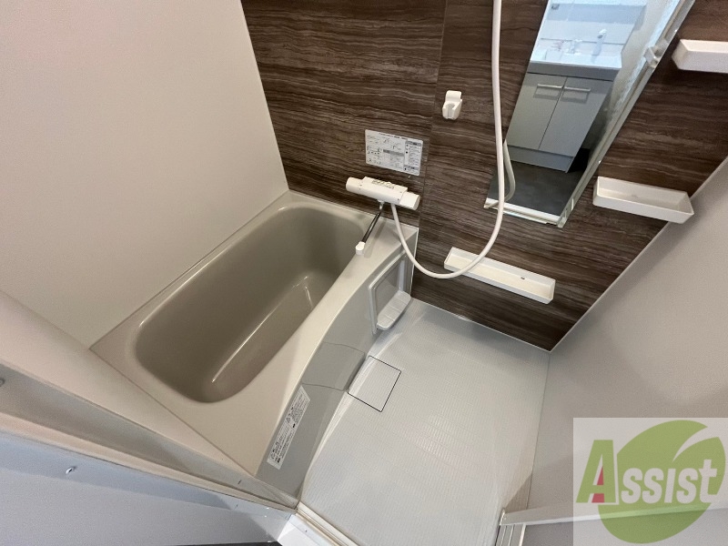 バス・シャワールーム　お風呂になります。一日の疲れを癒してくださいね。