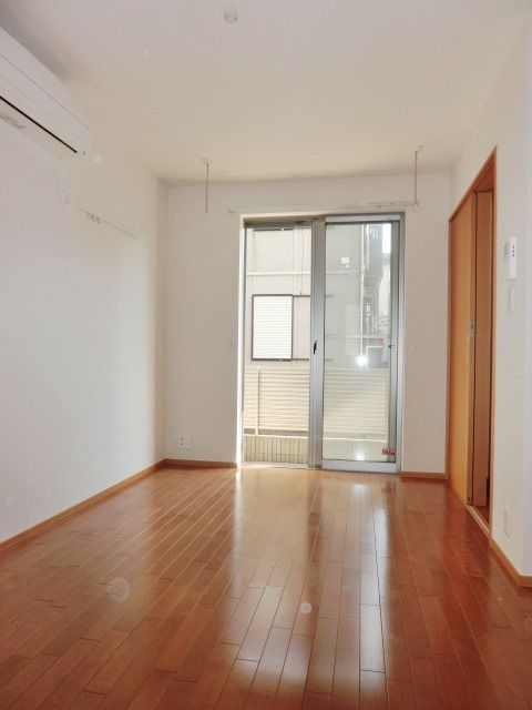 居室・リビング　日当り良好です