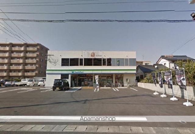 コンビニ　ファミリーマート（コンビニ）まで2626m