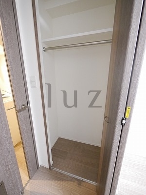 収納　高級感のあるエントランスです。