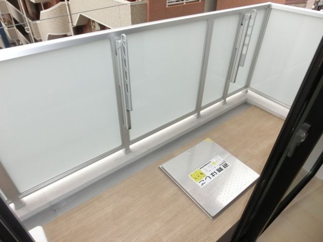 バルコニー　広々バルコニー