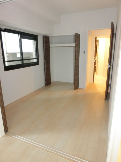 その他部屋・スペース　4.8帖の洋室になります。