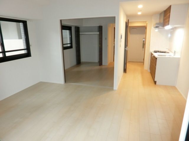 居室・リビング　2面採光のリビング